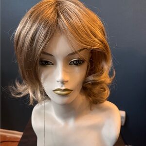Elegant Light Brown Women's Wig